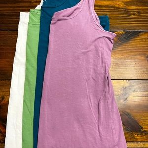 Duluth No Yank tanks